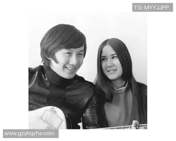 足球明星妻子怀孕照曝光幸福瞬间引发网友热议与祝福